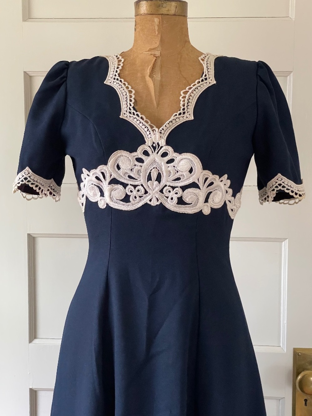 Vintage 70s Navy Blue Empire Waist Maxi Dress | White Lace Bodice | Keyhole Back